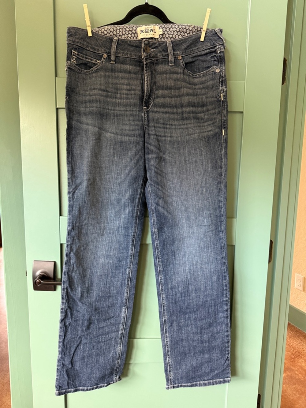 Ariat Women's Straight Leg Jeans in Washed Blue
